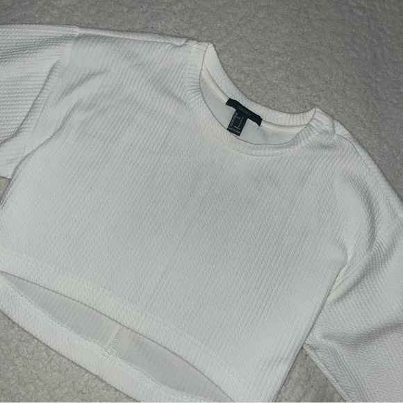 Forever 21 Cropped Sweater - Picture 4 of 4